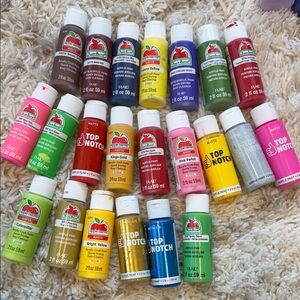 Set of 22 acrylic paints